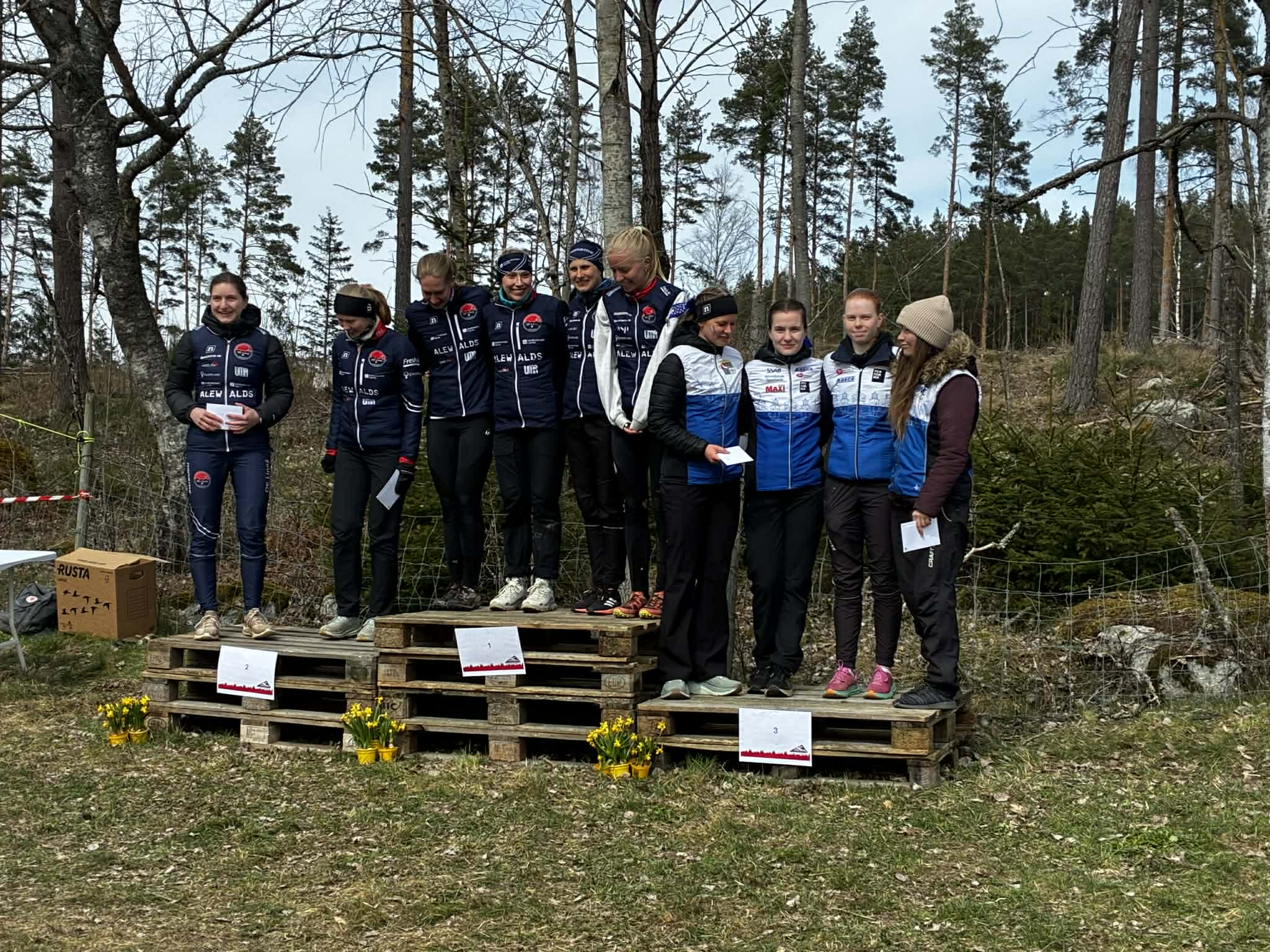 Damerna etta och tvåa på Stigtomtakaveln