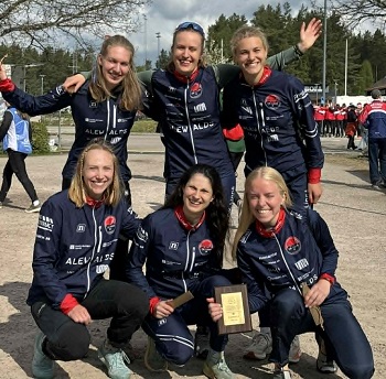 Damlaget med plakett